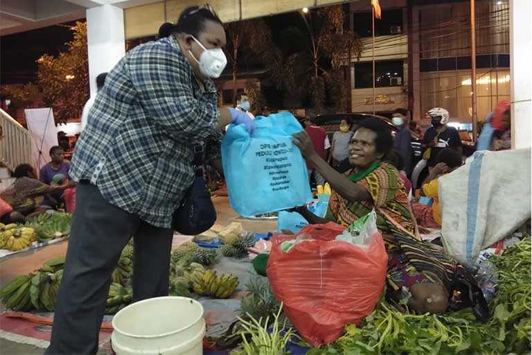 Mama Papua Sepakat Tidak Jualan