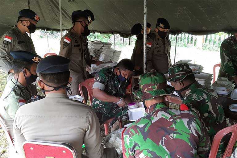 Kodim 1710 Bersama Polres Mimika Buka Dapur