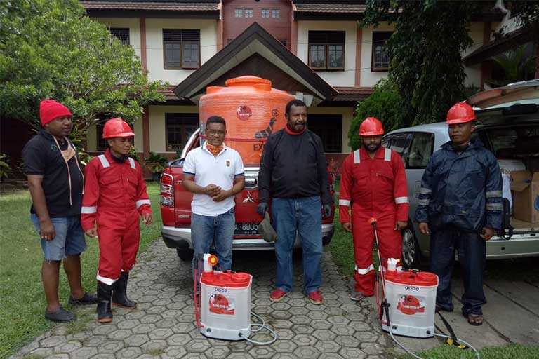 Penyemprotan Disinfektan di Asrama ST Fajar Timur