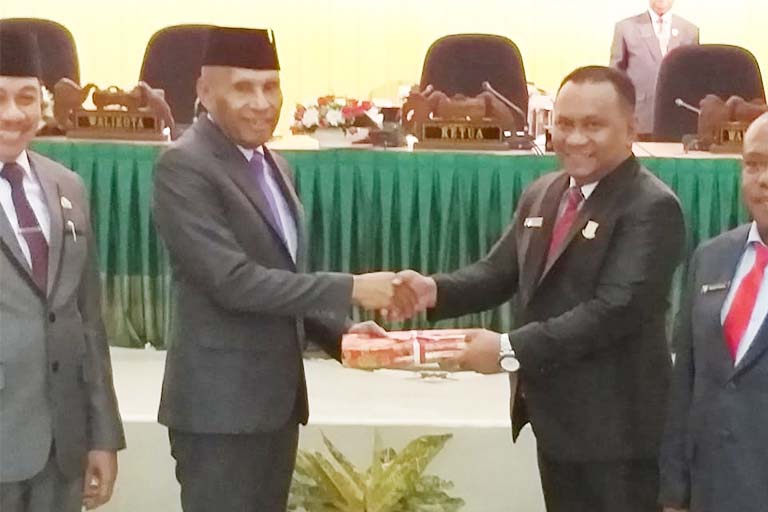 sidang paripurna dprd kota jayapura