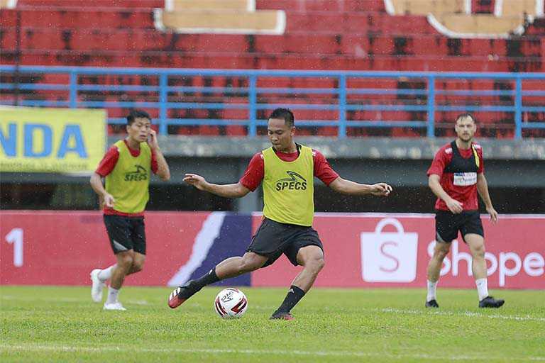 corona Persipura Diliburkan