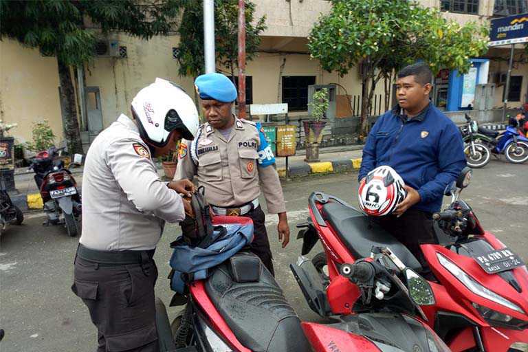 Polisi Razia Polisi di jayapura