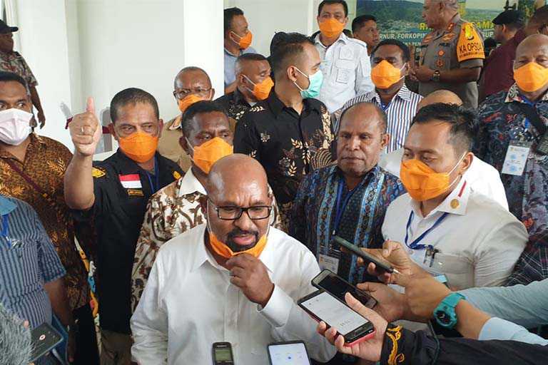 Papua Tutup Penerbangan dan Pelayaran