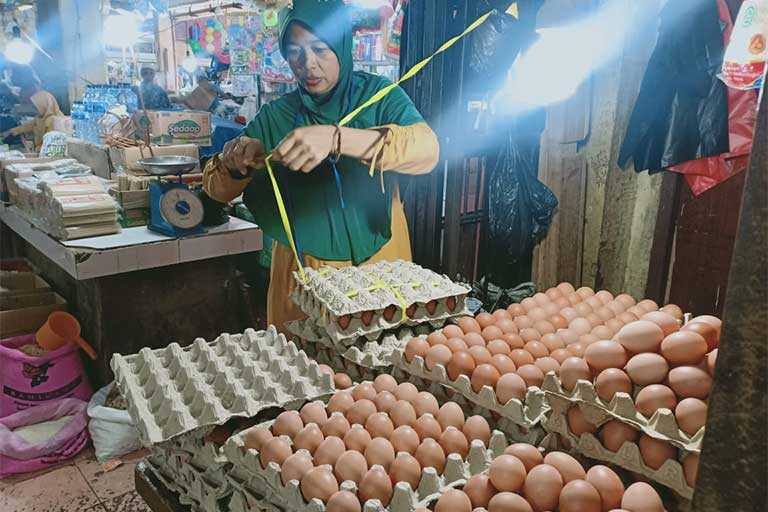 Harga Telur dan Gula papua Melonjak