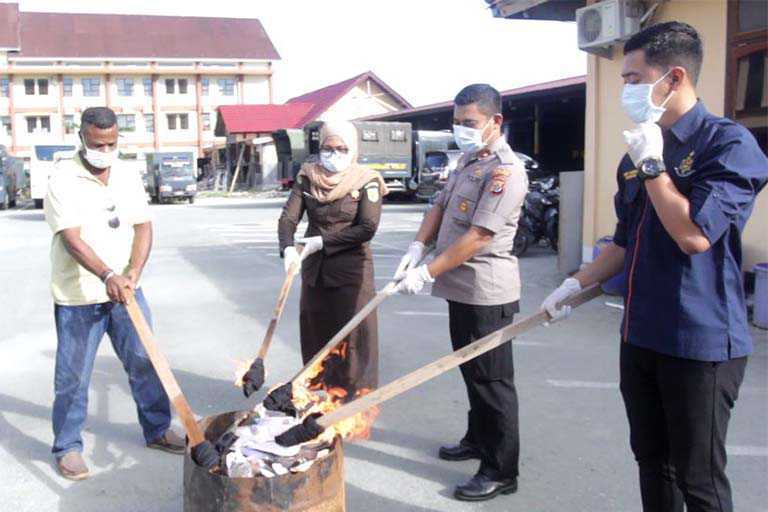 Polres Jayapura Lakukan Pemusnahan Ganja