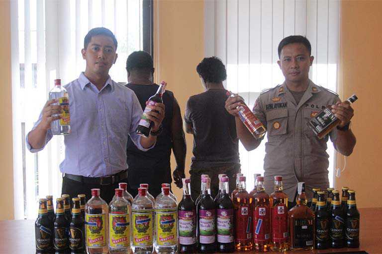 Pelaku Penjual Miras Diamankan Polisi di Sentani