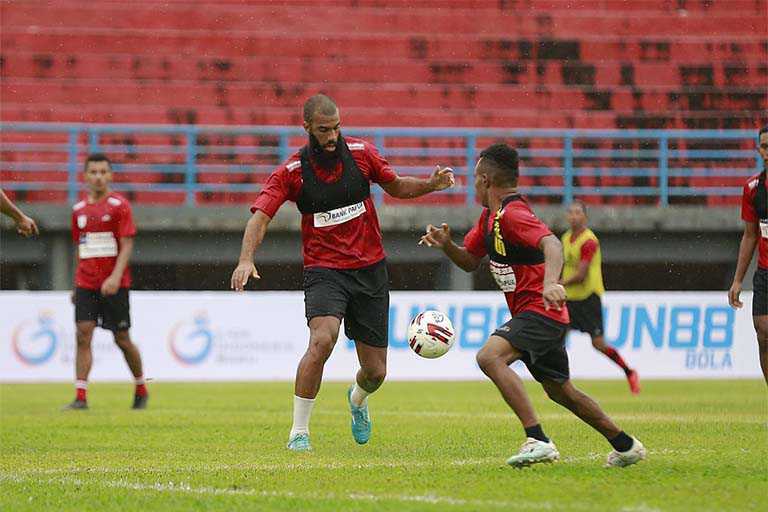 Persipura Jayapura takluk dari tuan rumah Borneo FC 2-0 persipura gagal