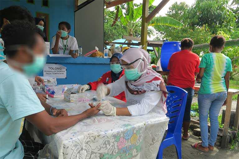 Masyarakat Waropen lakukan Rapid Test