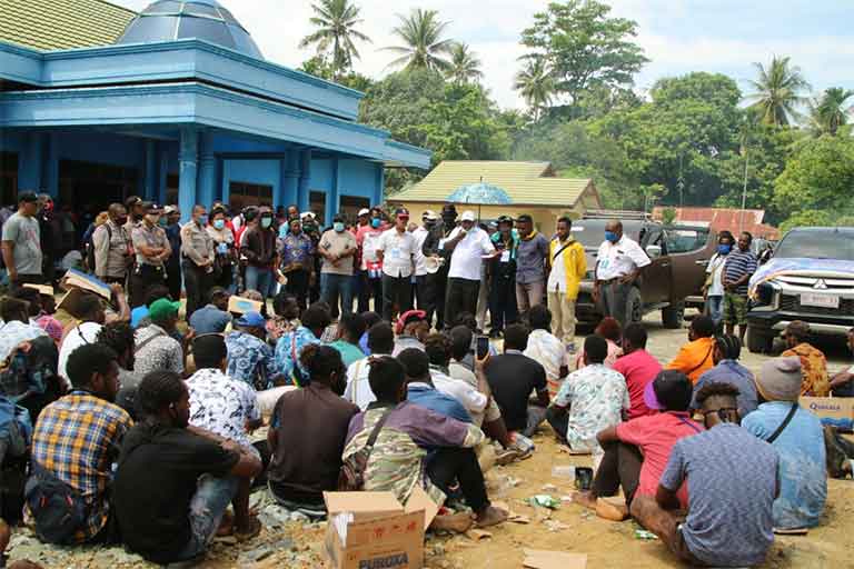 Mahasiswa Tolikara Terima BLT